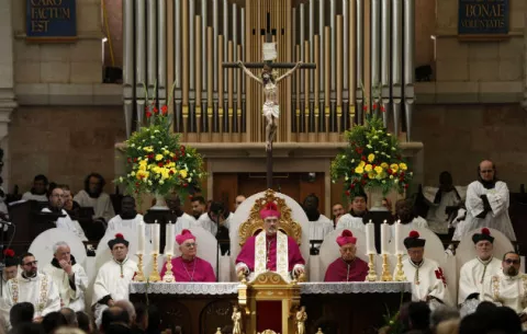 "Capital de la Navidad" festeja la entrada del líder católico desde Jerusalén