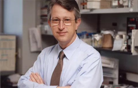 Experto asegura que se vencerá al cáncer dentro de 50 años