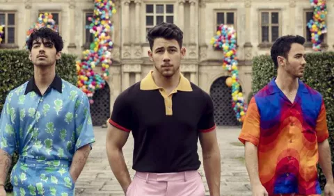 Regresan a los escenarios los Jonas Brothers 