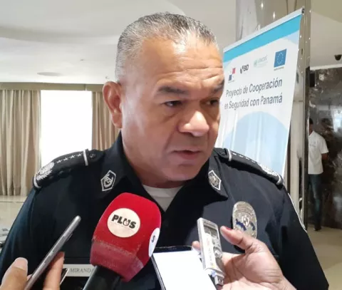 Policía intenta integración con las comunidades
