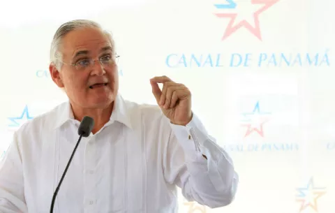 Canal de Panamá se alía con patronato de fuerte colonial en pro del turismo