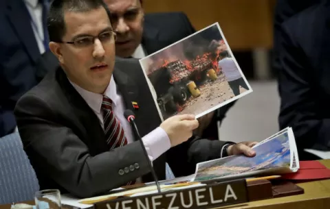 Varela trata de "evitar que sus delitos sean investigados", dice canciller venezolano 