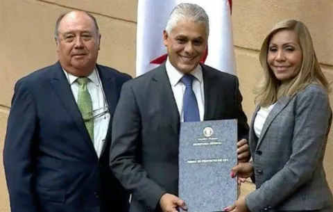 Interponen demanda de inconstitucionalidad por designación de Jorge González en la ACP