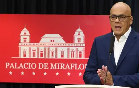 Venezuela anuncia total restablecimiento eléctrico y reanudación laboral