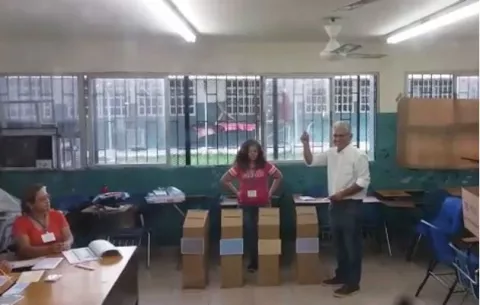 José Blandón ejerció su derecho al voto en primarias panameñistas