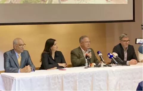 Alcalde José Luis Fábrega presenta proyecto sobre recuperación de las playas