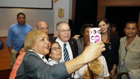 Alcalde José Luis Fábrega sube el salario a 75 funcionarios de esa institución