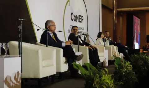 Reiterativos los debates con sillas vacías