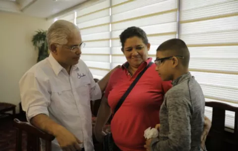 José Blandón promete medicamentos para pacientes con enfermedades crónicas