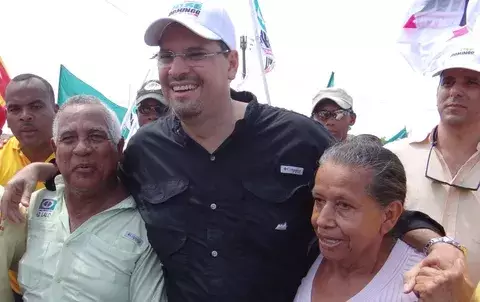 Arias resta importancia a la campaña sucia en su contra