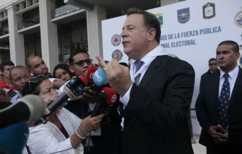 Presidente Juan Carlos Varela pone el pecho por su hermano en tema de planillas de la Asamblea