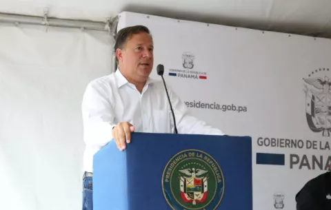 Al presidente Juan Carlos Varela le dan ganas de subirse al ring