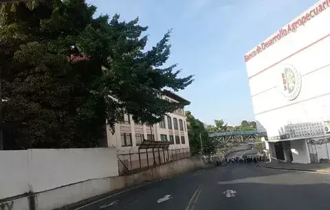 ¡Otra vez! Jubilados cierran Avenida de Los Mártires para exigir aumento