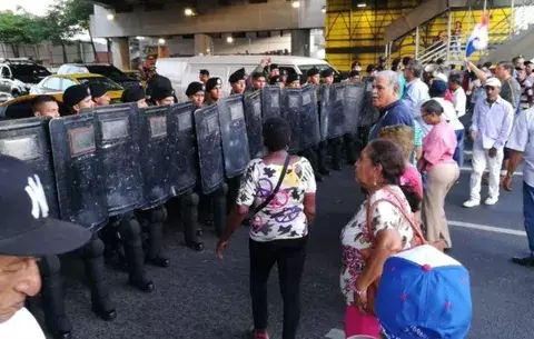 Jubilados mantienen amenaza de protestar durante la visita del papa Francisco