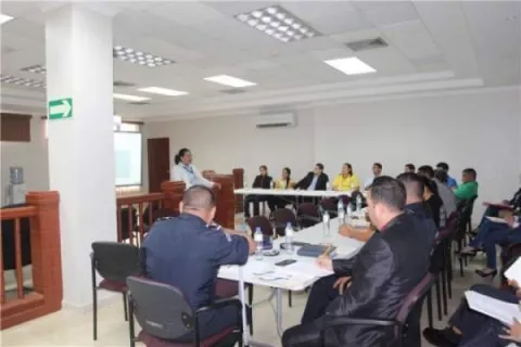 Jueces de cumplimiento se reúnen con autoridades para ver medidas sustitutivas
