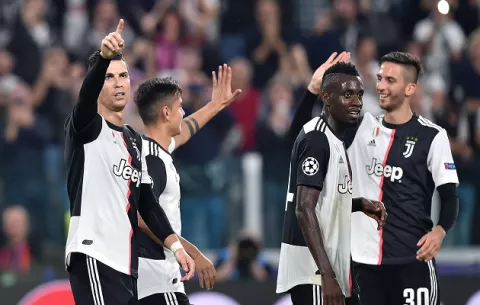  Juventus doblega al Bayer Leverkusen con goles de Higuaín y Cristiano