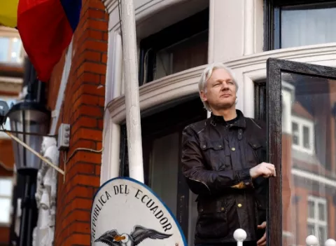 Suecia reabre el caso por violación contra Assange dos años después de cerrado