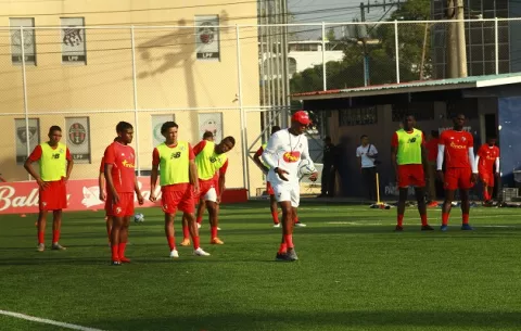 Julio Dely y la Roja empiezan de cero
