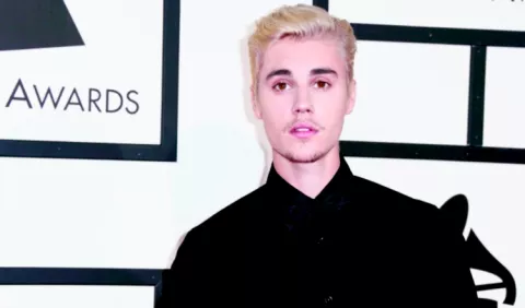 Justin Bieber luce dentadura de $50 mil dólares