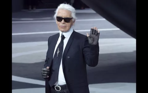 ¿Por qué Karl Lagerfeld no se quitó los lentes de sol en 51 años?