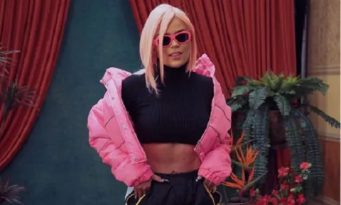 Karol G sorprende con el video de 'Ocean', un tema compuesto por el panameño Sech