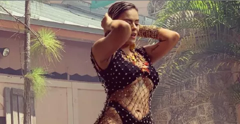 Karol G derrite a sus seguidores