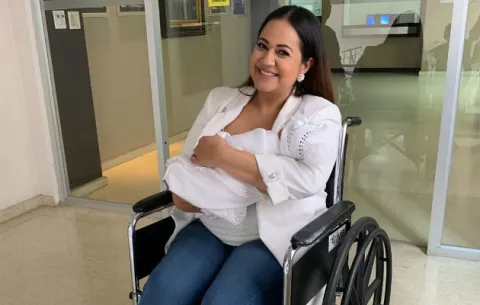 Kathy habla sobre su experiencia como mamá de una bebé prematura