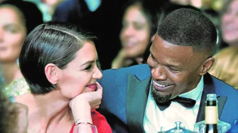 Katie y Jamie rerminan su relación amorosa