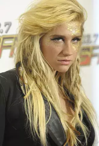 Ke$ha salió de rehabilitación y agradece a sus fans