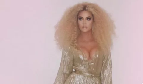 Error de 'photoshop' en imagen de  Khloé Kardashian 