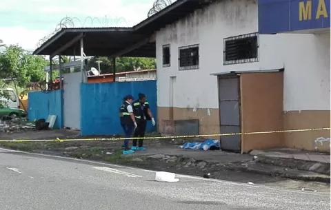 Dos crímenes en La Chorrera, uno con arma de fuego y el otro con arma blanca