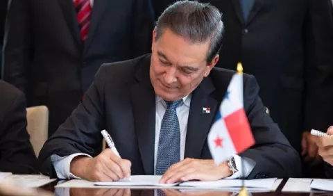 José Blandón cuestiona a Laurentino Cortizo