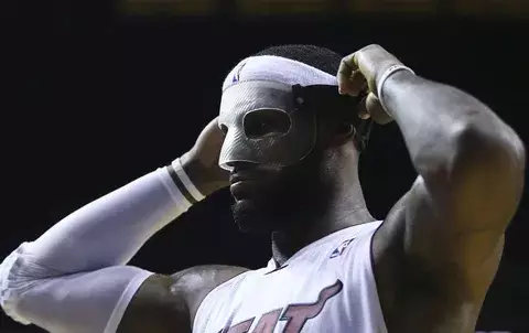 Histórica marca de Lebron: 61 puntos