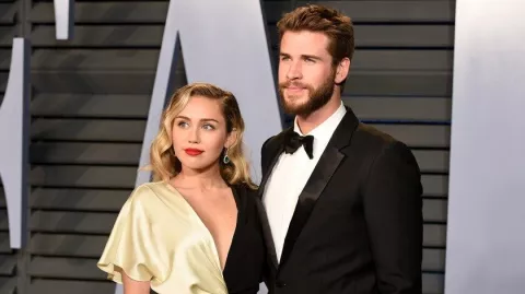 Miley Cyrus: 'Estoy en una relación hetero, pero aún me atraen las mujeres' 