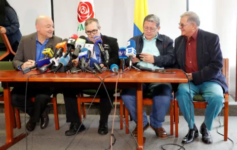 Partido FARC cree que Márquez comete error "delirante" al retomar las armas