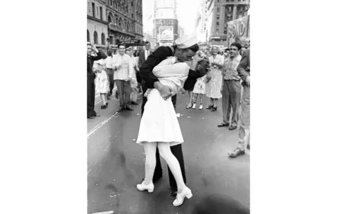 Muere el marino de la foto del beso en Times Square tras II Guerra