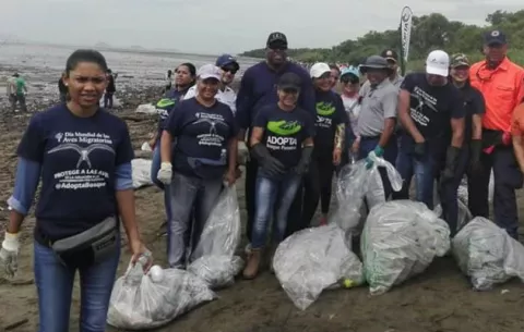  Piden a visitantes a no ensuciar playas de la Costa Abajo de Colón 