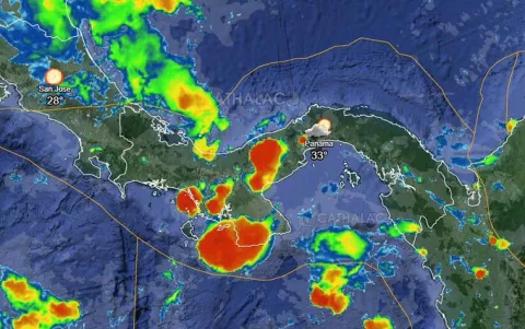 Caída de árboles y lluvias dejan varios puntos de la ciudad capital sin luz