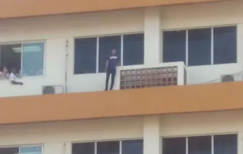 Menor desiste de lanzarse del  piso 4 del Hospital Nicolás A. Solano de La Chorrera