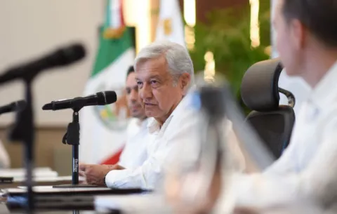 En México descubren túnel bajo un edificio industrial utilizado para hurtar combustible