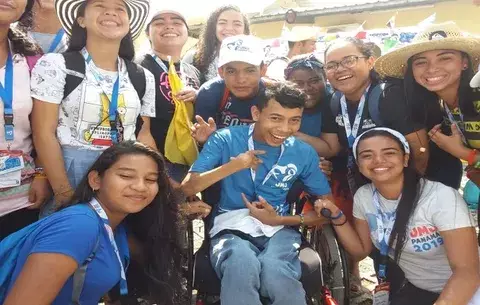 No estaba planificado pero lograron la bendición del papa Francisco para Lucas 