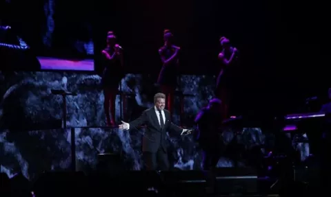 Luis Miguel ofreció un concierto lleno de incidentes