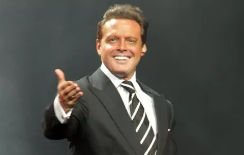 Luis Miguel necesita terapias auditivas tras incidente violento en el concierto de Panamá