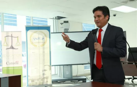 Asamblea abre consulta ciudadana antes de ratificar a Luis Fernando Tapia como magistrado de la Corte Suprema