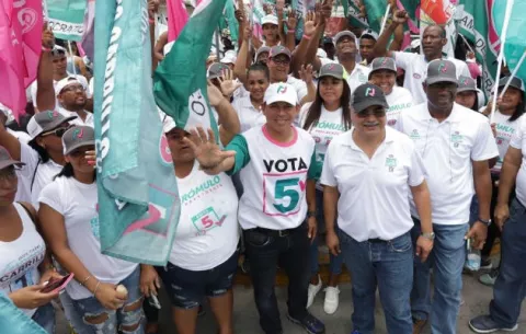 Luis Casís: Rómulo Roux es el candidato mejor preparado