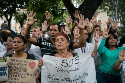 Cuarto niños que esperaban trasplante mueren por crisis hospitalaria venezolana