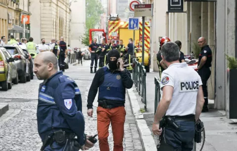 Macron habla de "ataque" tras la explosión con varios heridos en el centro de Lyon 