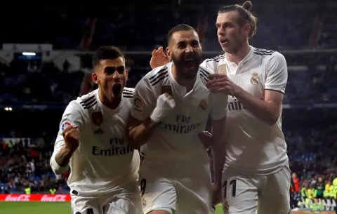 Benzema le evita una nueva vergüenza al Real Madrid en la Liga