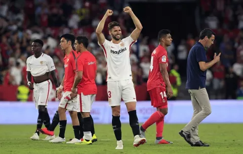 Sevilla le pasa por encima al Real Madrid