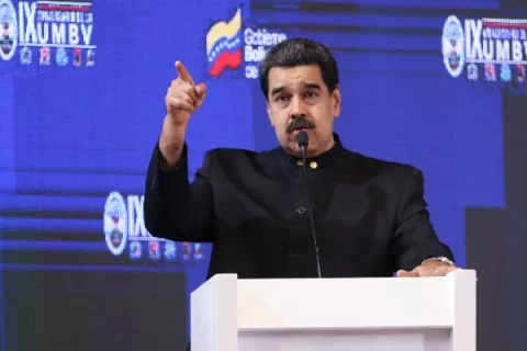 Nicolás Maduro despliega tropas y anuncia sistema de misiles en la frontera con Colombia